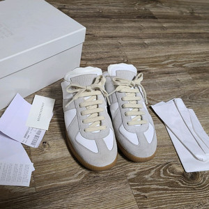 마르지엘라 독일군 뮬 신발운동화스니커즈구찌루이비통디올셀린느프라다나이키샤넬에르메스 이미지