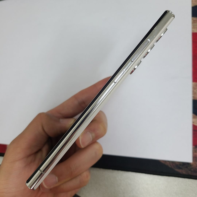 갤럭시 S22울트라 화이트 256G SK 무잔상 212660 이미지