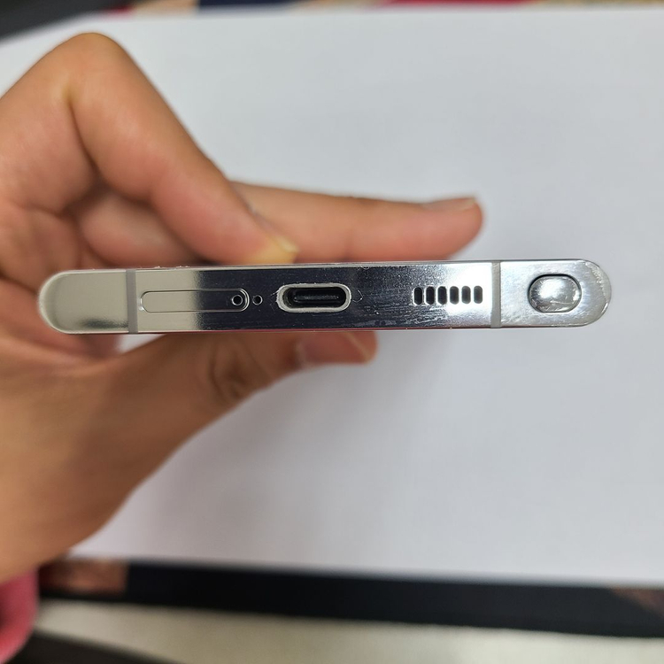 갤럭시 S22울트라 화이트 256G SK 무잔상 212660 이미지