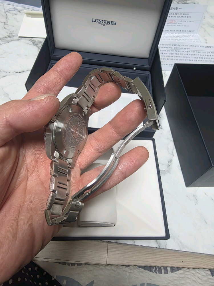 론진 신형 하콘 블랙 42mm 이미지