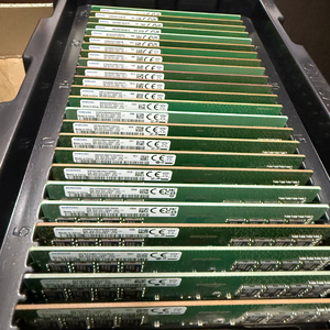 삼성 DDR4 8GB 2400 데스크탑램 판매합니다. 이미지
