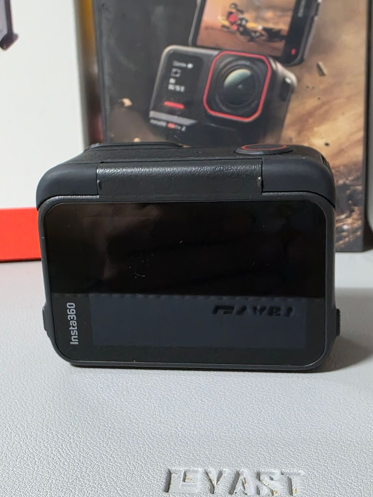 [상태:Good!!][풀박스] 인스타360 에이스프로2 + 스냅샷 키트 + MOVMAX 빈티지 카메라 케이스 이미지