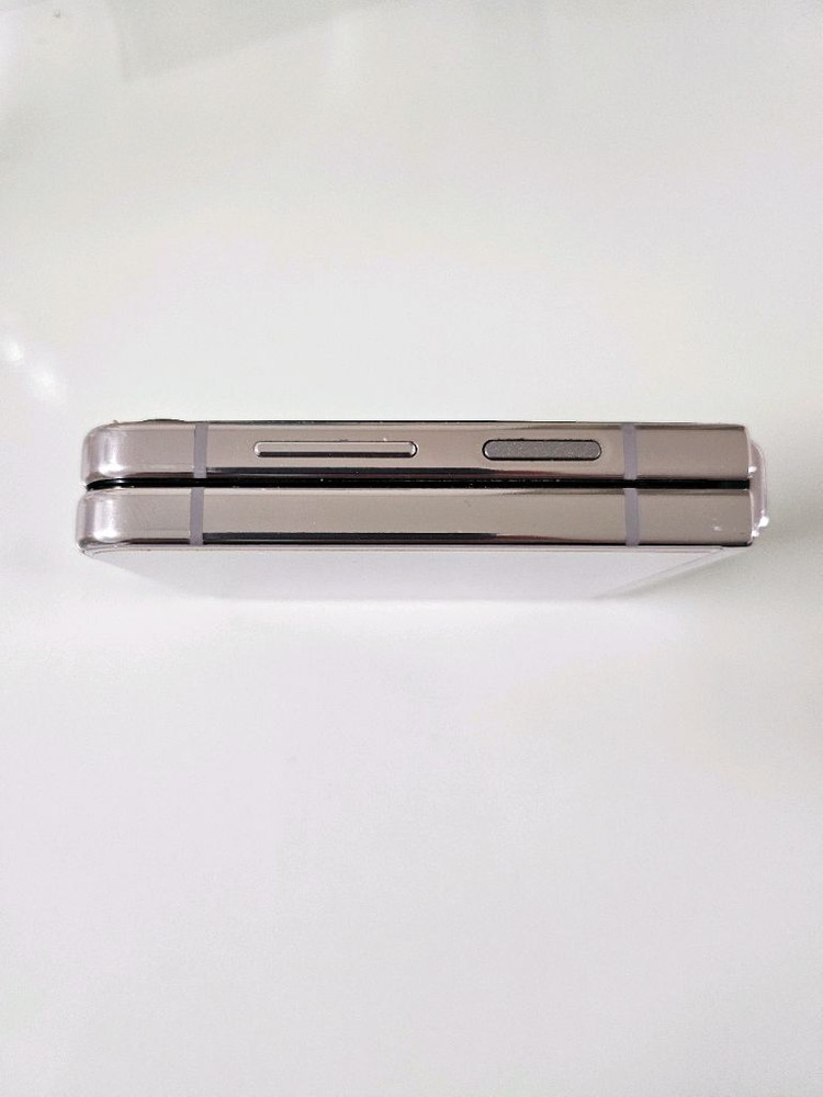 폴더블 스마트폰 256GB 라벤더 이미지