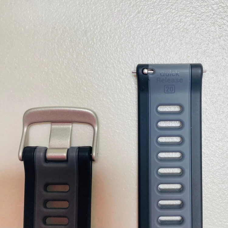 정품 가민 포러너 165 퀵릴리즈 20mm 블랙/그레이 실리콘 스트랩 판매합니다 이미지