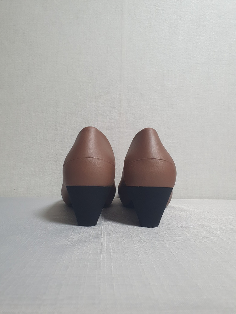 크록스 지안나 힐 펌프스 브론즈 미들힐 캡토 250mm 이미지