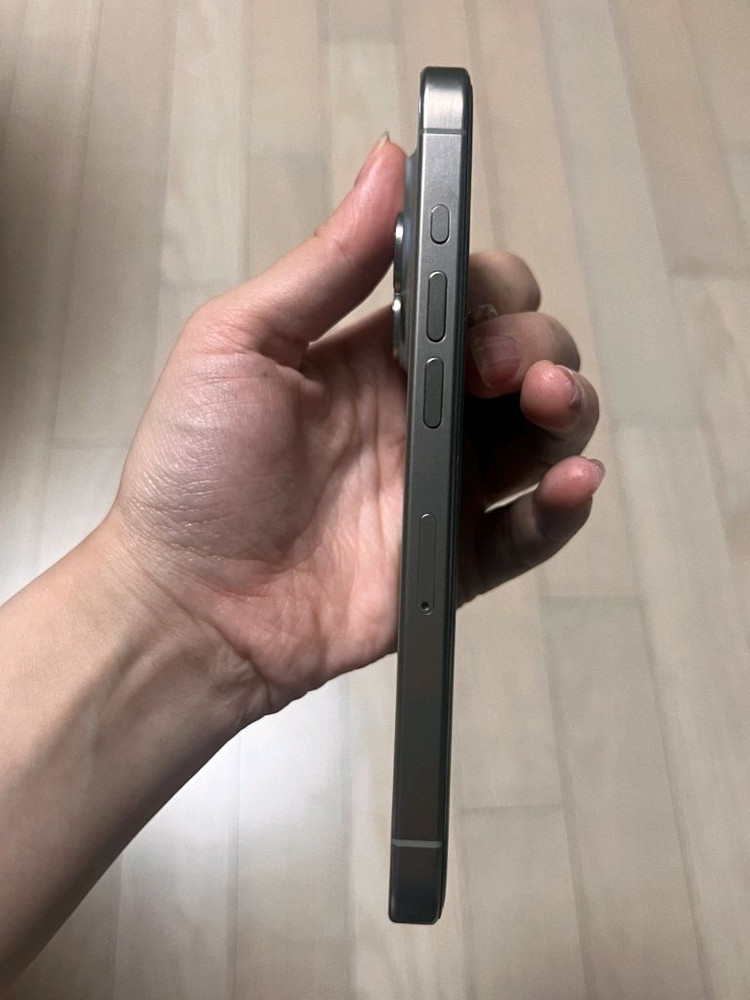 아이폰 15 pro 256GB 네츄럴 티타늄 이미지