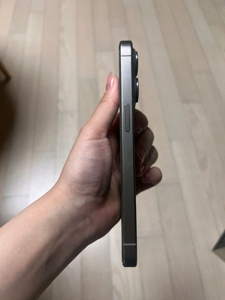아이폰 15 pro 256GB 네츄럴 티타늄 이미지