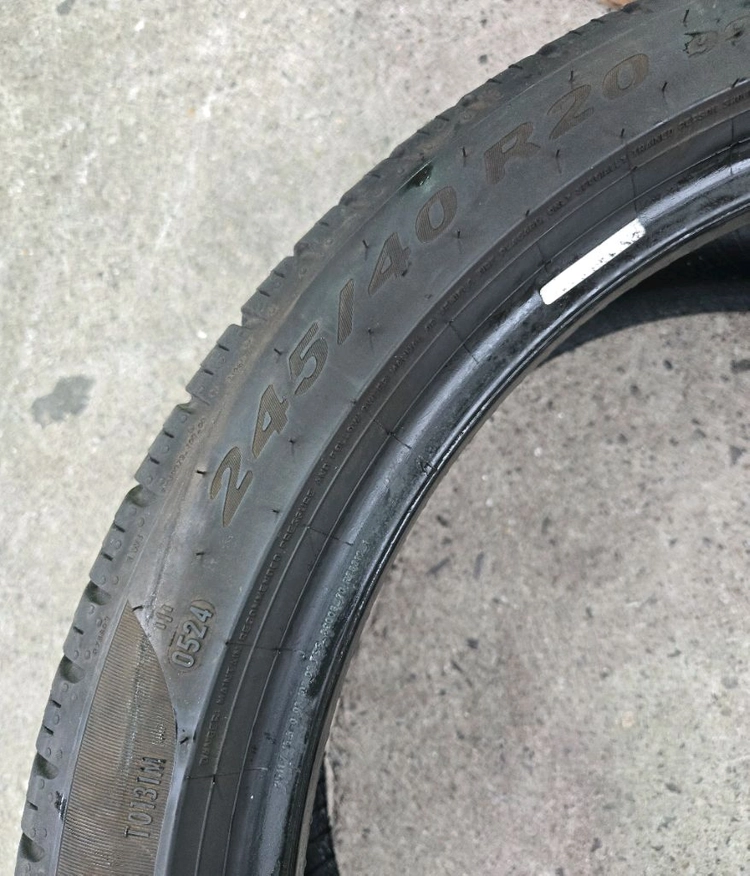 피렐리 Pzero 245/40 R20 흡음타이어 팝니다 이미지