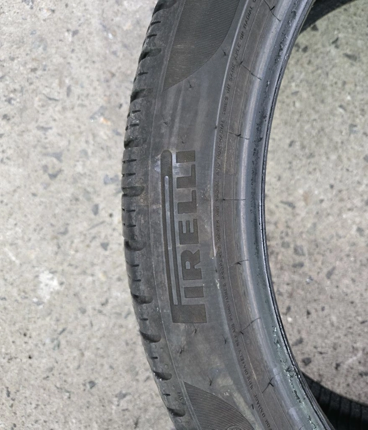 피렐리 Pzero 245/40 R20 흡음타이어 팝니다 이미지