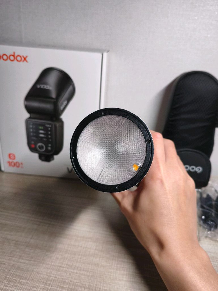 고독스 V100 카메라 플래시 100W. 소니용 이미지