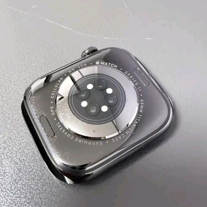애플워치 11 슬레이트 티타늄 46mm 이미지