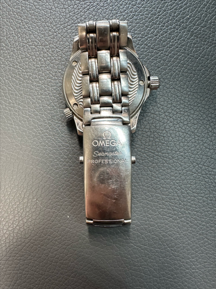 오메가 씨마스터 300 다이버 1세대 36mm 쿼츠 팝니다 이미지