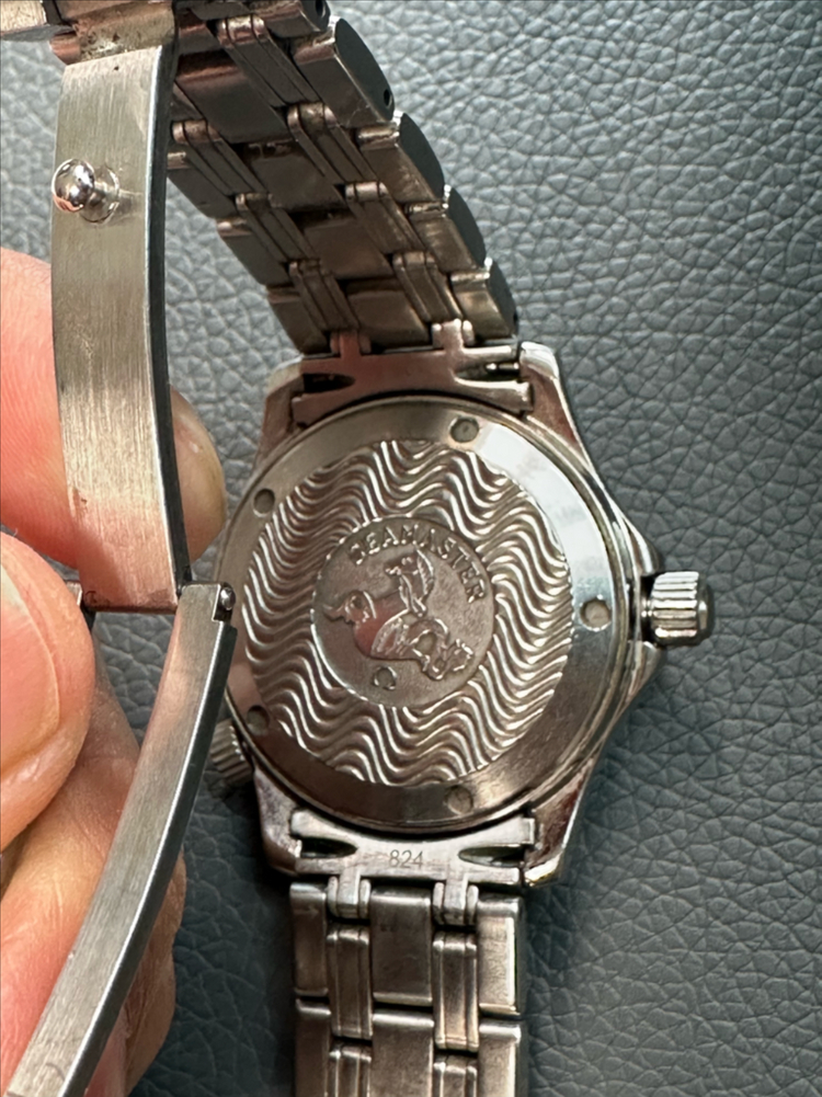 오메가 씨마스터 300 다이버 1세대 36mm 쿼츠 팝니다 이미지