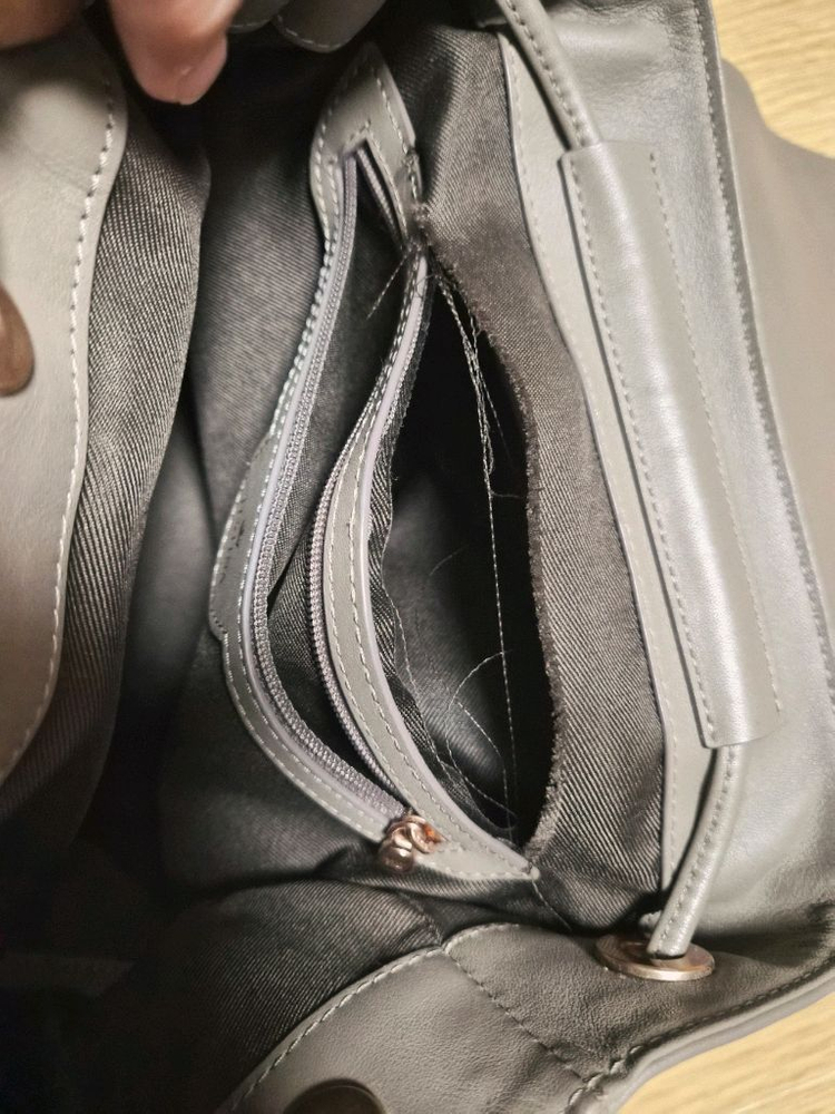 제이에스티나 퀼팅 백팩 그레이 이미지