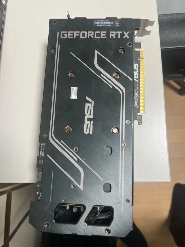 ASUS RTX 3060 12GB 그래픽카드 이미지