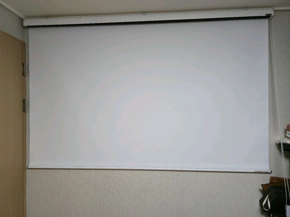 저스 미니빔 프로젝터 ZS-5400 + 120인치 벽걸이 스크린터 이미지
