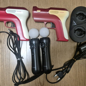 플스3(PS3) 무브2인세트(슈팅어태치먼트 2개, 카메라, 무브봉2개, 정품충전기) 판매합니다. 이미지