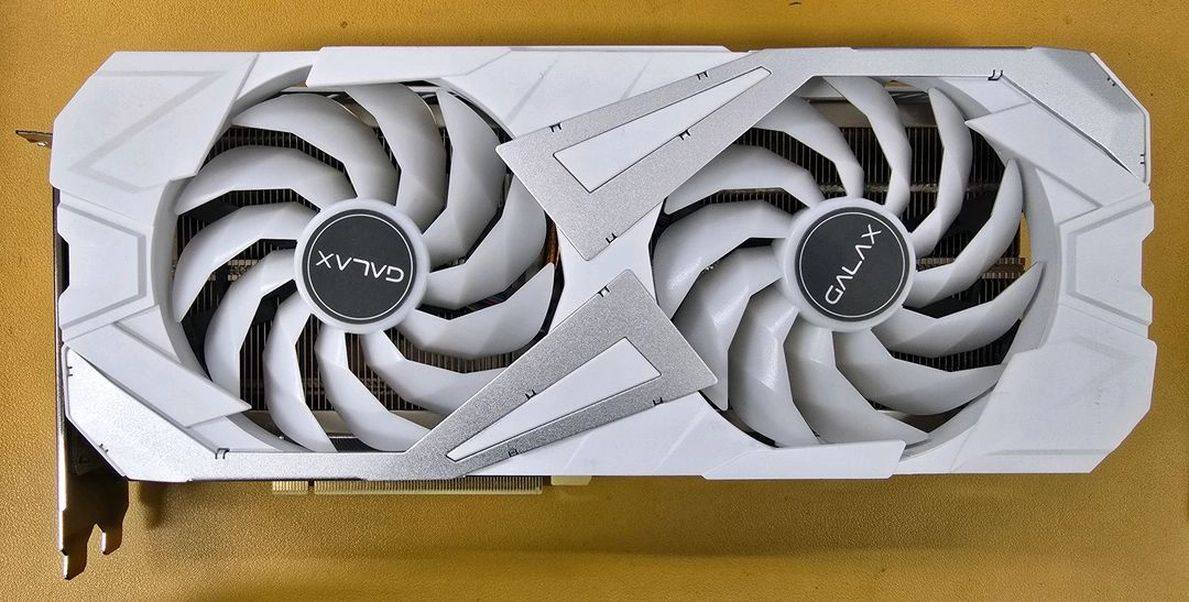 갤럭시 RTX 3060 EX 12GB 화이트 그래픽카드 이미지