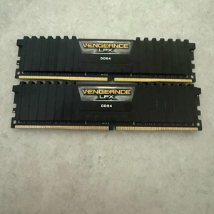 커세어 DDR4 32GB 메모리 2개 세트 이미지