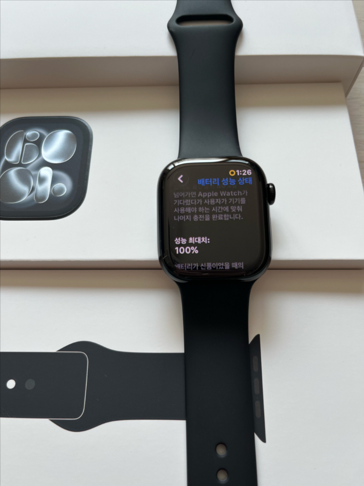 애플워치11 42mm 제트블랙 알루미늄. 스포츠밴드 M/L 이미지