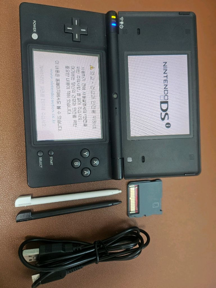 닌텐도 DSi 블랙 게임칩 충전선 터치펜2개 이미지
