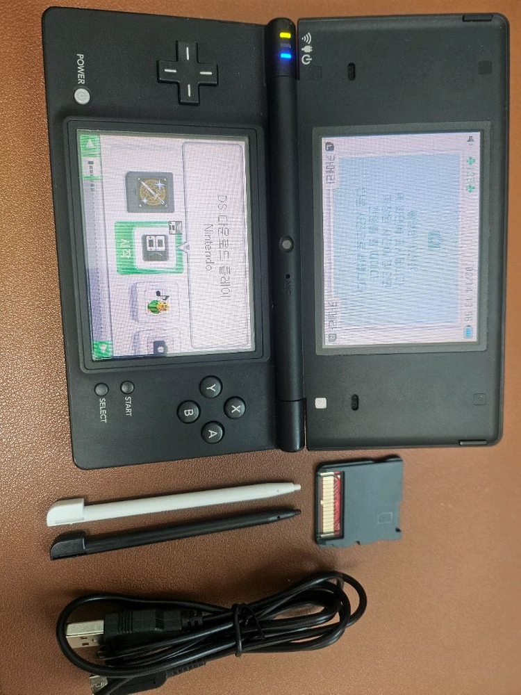 닌텐도 DSi 블랙 게임칩 충전선 터치펜2개 이미지