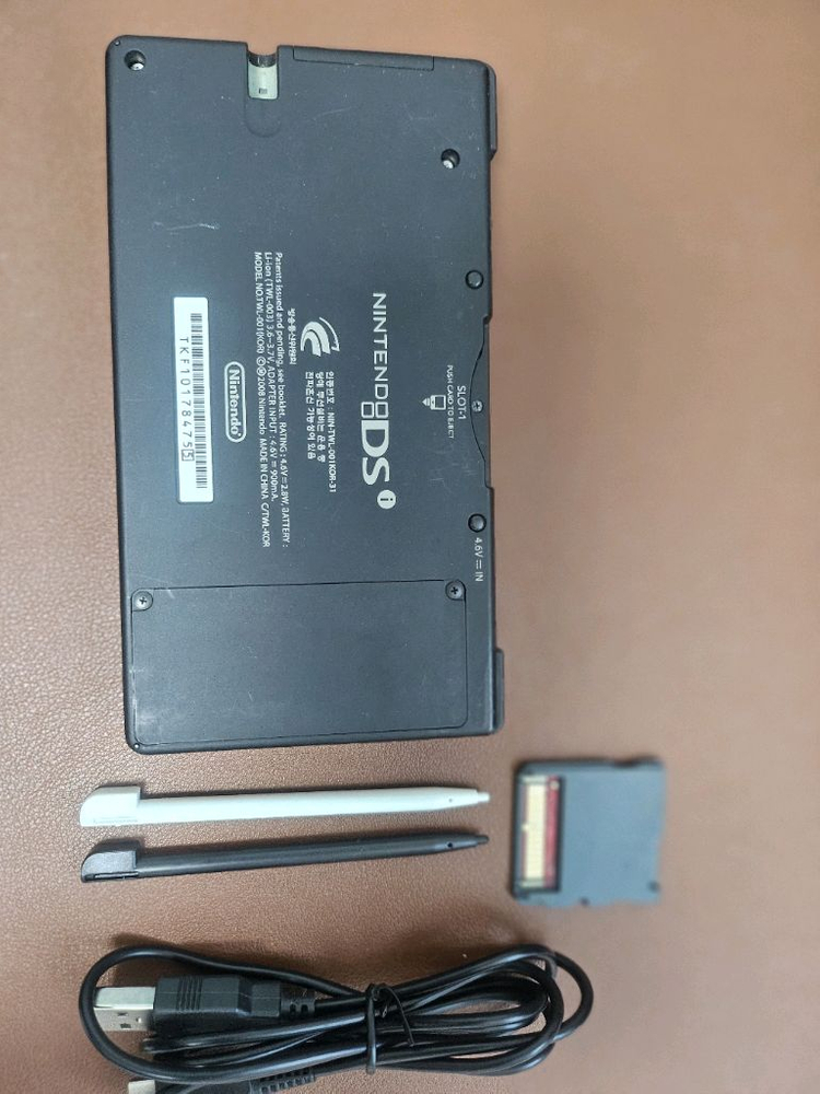 닌텐도 DSi 블랙 게임칩 충전선 터치펜2개 이미지