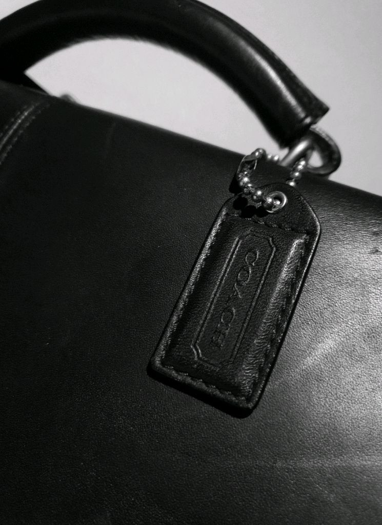 COACH 코치 소가죽 크로스 서류가방 이미지