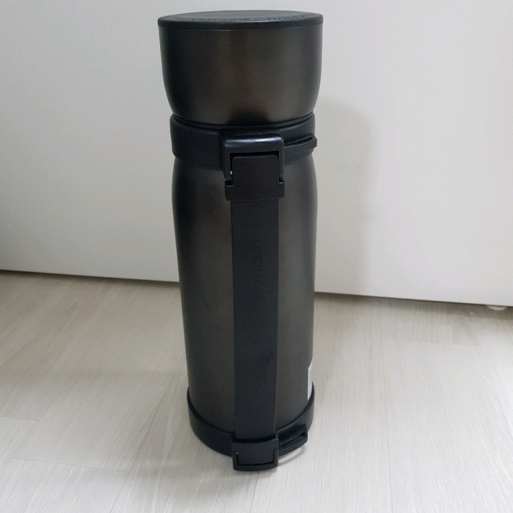 [S급/미사용] 락앤락 메탈 몰타 보온병 1.6L (어깨끈 포함) 이미지