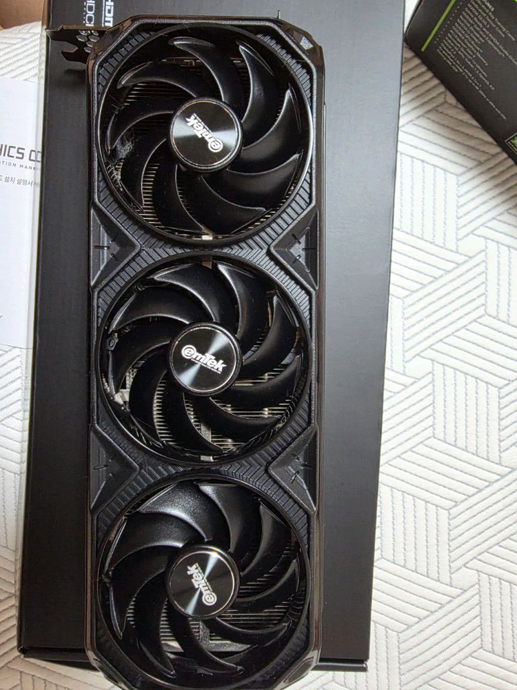 이엠텍 지포스 RTX 4070 Ti BLACK STORM D6X 12GB 이미지