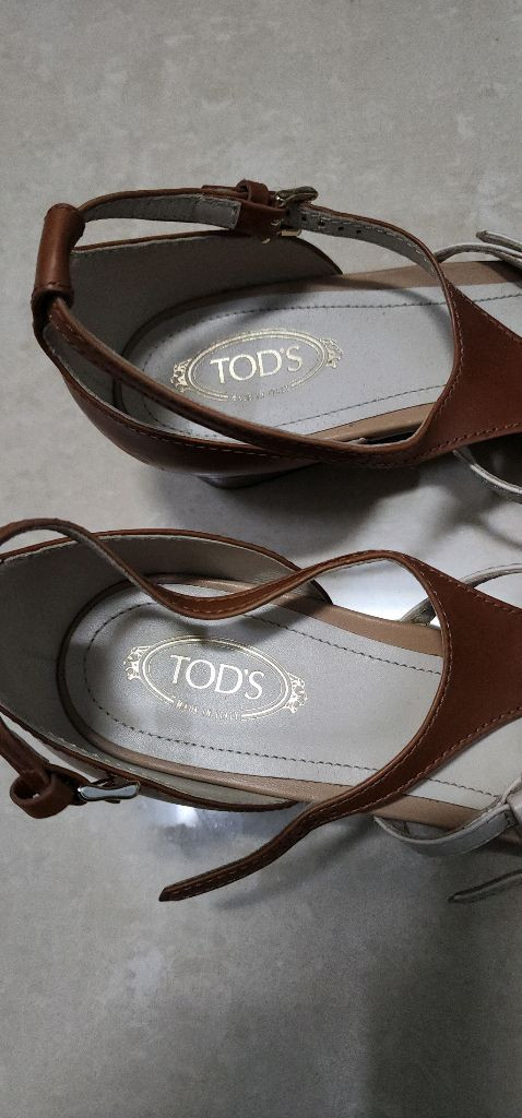토즈 TODS 여성샌들 250~ 미우미우 부츠 255 이미지