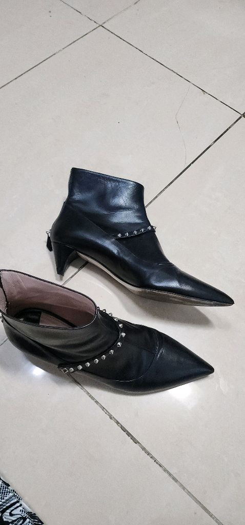 토즈 TODS 여성샌들 250~ 미우미우 부츠 255 이미지
