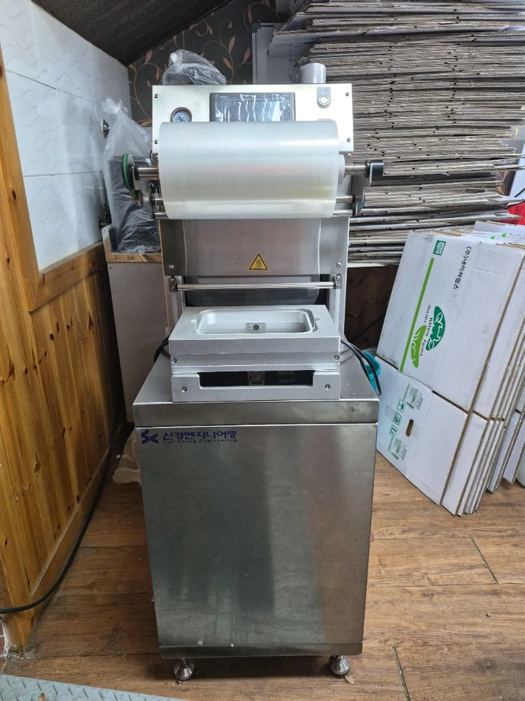 진공 스킨 포장기 콤팩트형 VSP-SK520 (반자동 1구) 선경엔지니어링 이미지
