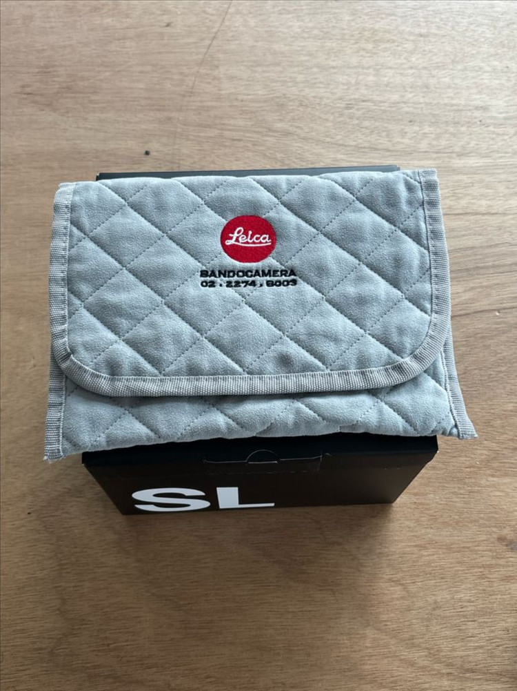 라이카 SL2 + 세로그립 이미지