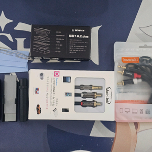SSD 방열판 + 글카 지지대 + 2RCA 오디오 케이블 이미지