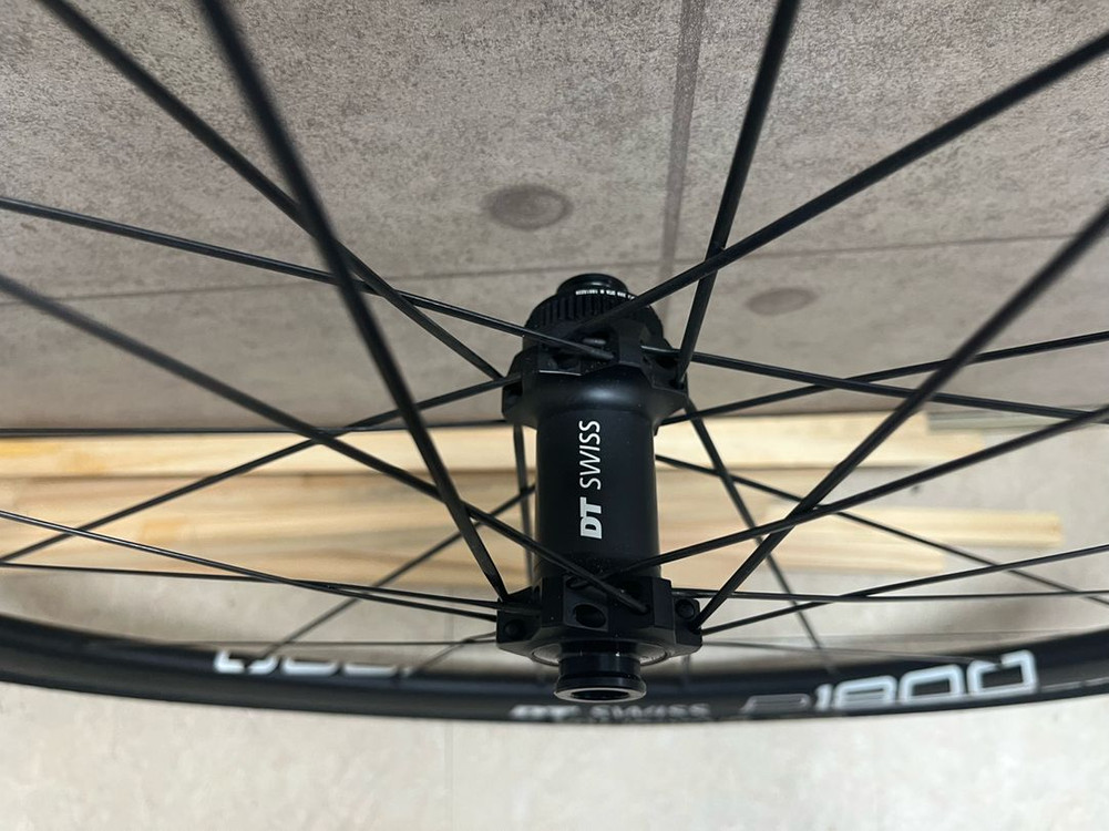dt swiss p1800 디스크 휠셋 이미지
