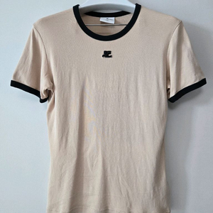꾸레쥬 샌드베이지 티셔츠(디젤,미우미우,프라다,알렉산더왕,자크뮈스,렉토,마뗑킴,더바넷,코페르니,더로우) 이미지