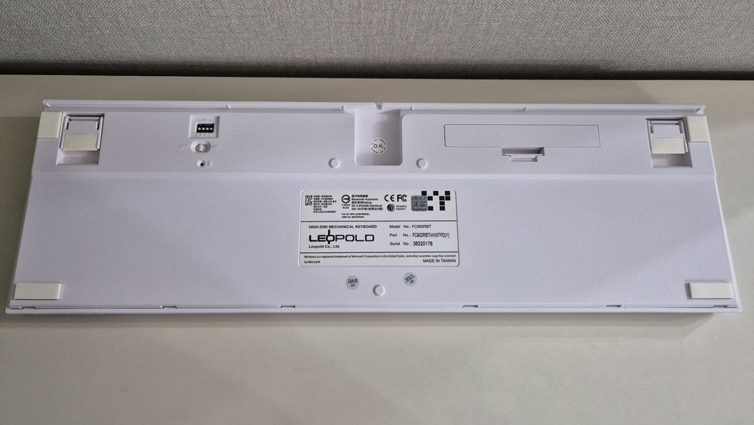 레오폴드 FC900RBT PD 밀크 터쿼이즈 갈축 본체 (키캡 제외) 이미지