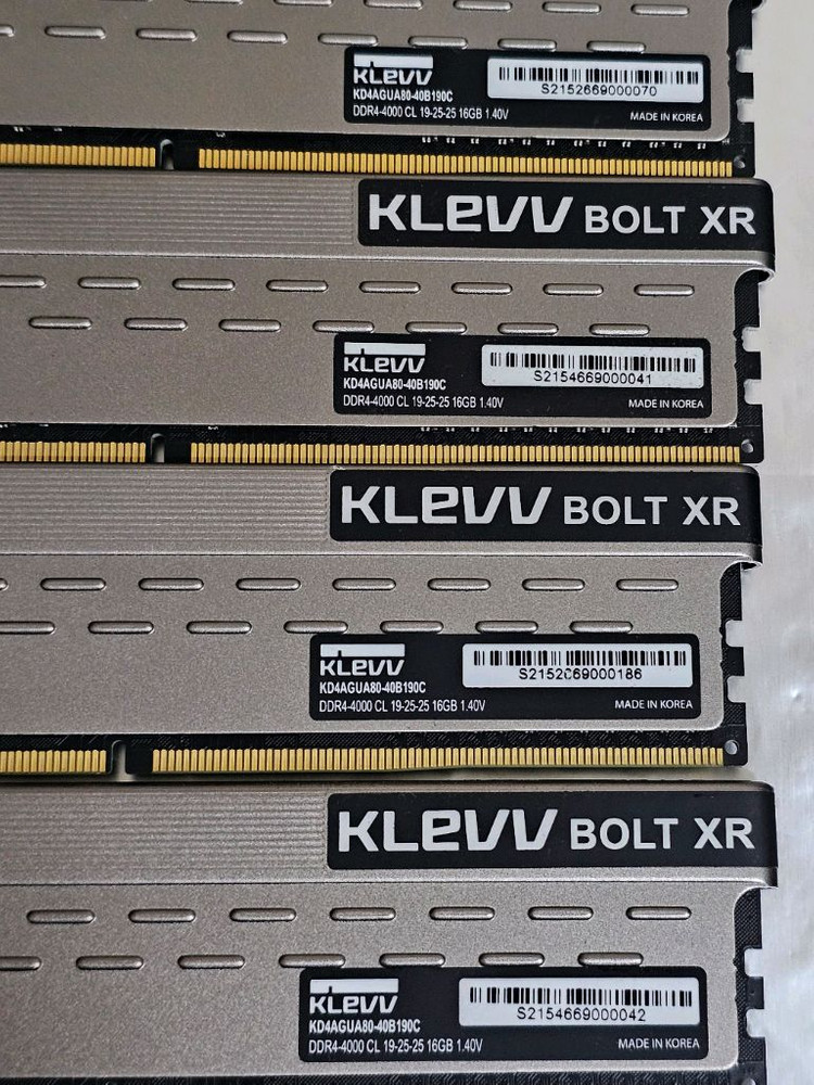 DDR4-4000 KLEVV 클레브 램 64GB(16GB*4) 팝니다. 이미지