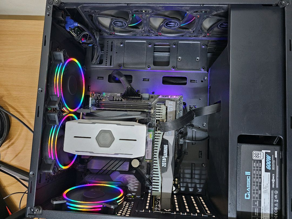 컴퓨터완본체 3700X B450M 램16GB 1660TI 팝니다. 이미지