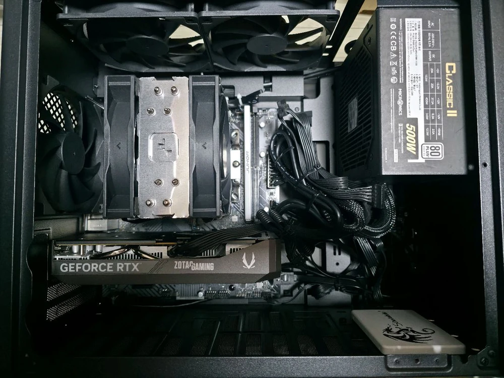 고사양 게이밍 컴퓨터 rtx 5060 이미지