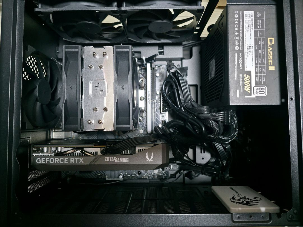 고사양 게이밍 컴퓨터 rtx 5060 이미지
