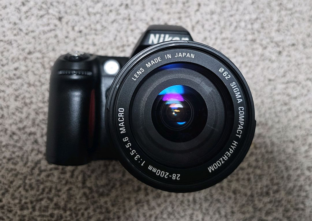 필름카메라 니콘 F80 + 시그마 28-200렌즈 세트 이미지