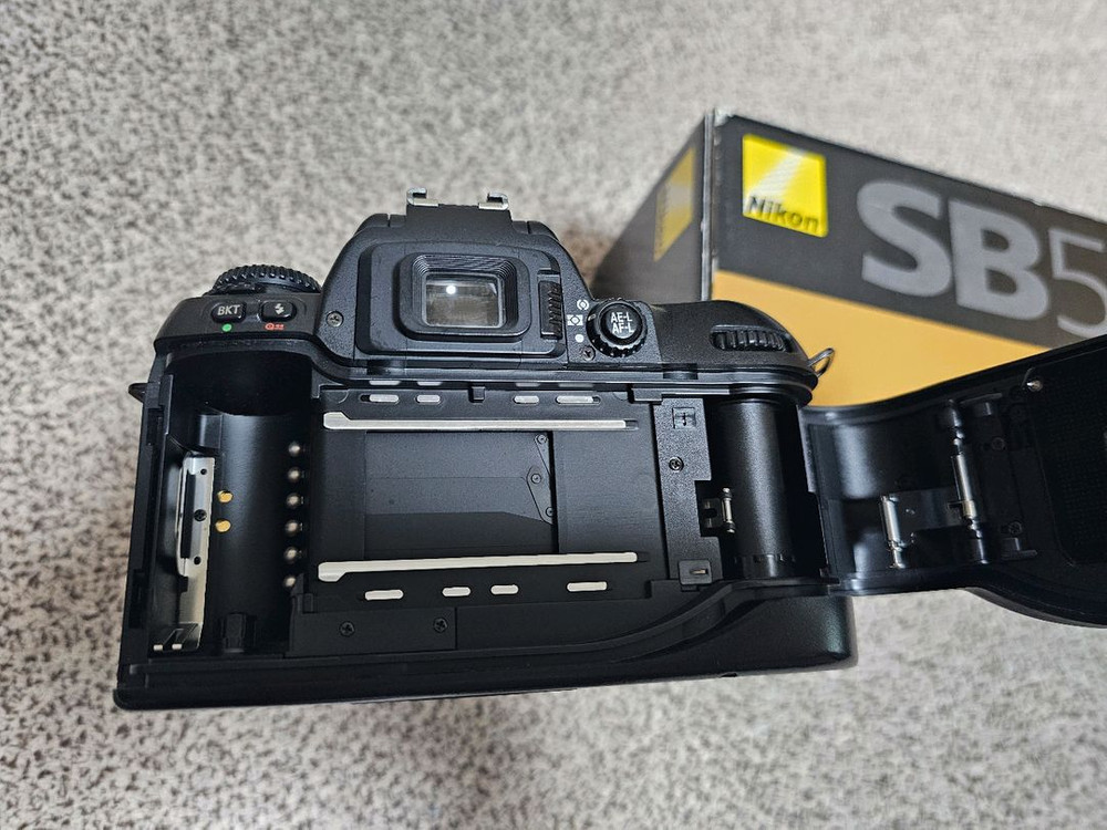 필름카메라 니콘 F80 + 시그마 28-200렌즈 세트 이미지