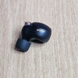 소니 WF-1000XM4 블랙 오른쪽 이미지
