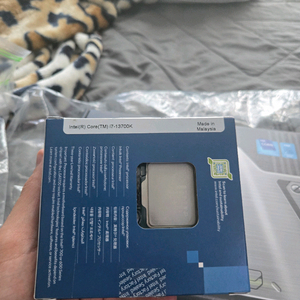 인텔 i7 13700k + msi B760M 박격포 + DDR5 16gb 램 팝니다. 이미지
