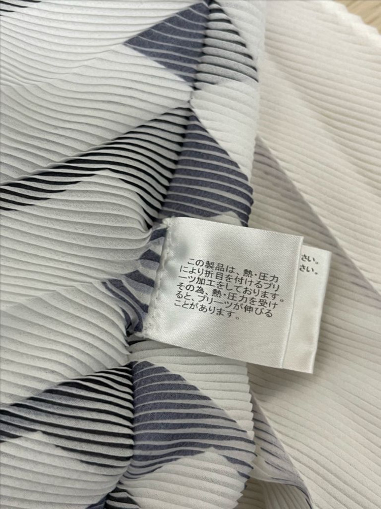 이세이미야케 스카프 플리츠플리즈 이미지