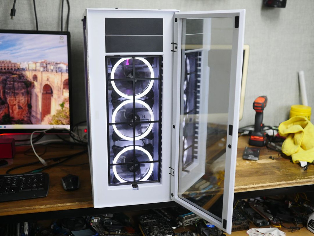 고사양 컴퓨터 PC 본체 i9-9900K 16GB SSD512GB 빅타워 수냉식쿨러 이미지