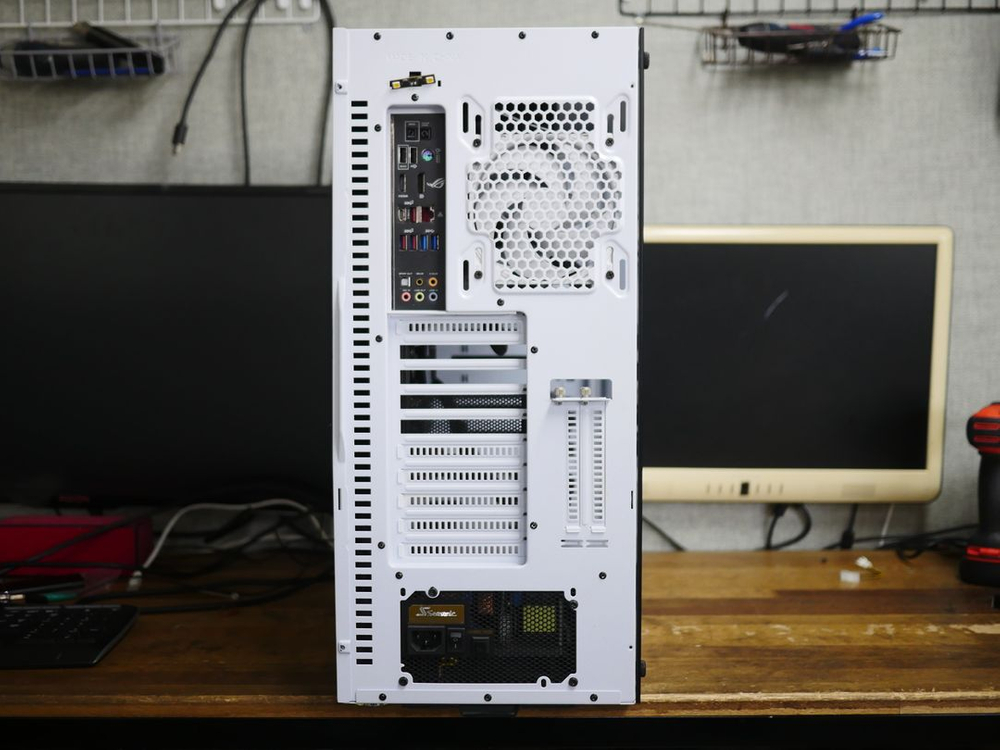 고사양 컴퓨터 PC 본체 i9-9900K 16GB SSD512GB 빅타워 수냉식쿨러 이미지