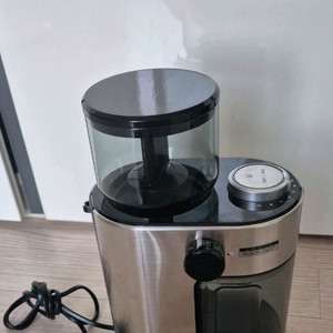 브라운. 원두 그라인더 이미지